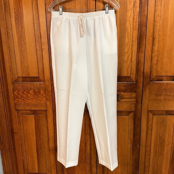 Alfred Dunner White Pull-on Pant NWT 10P - Picture 1 of 8